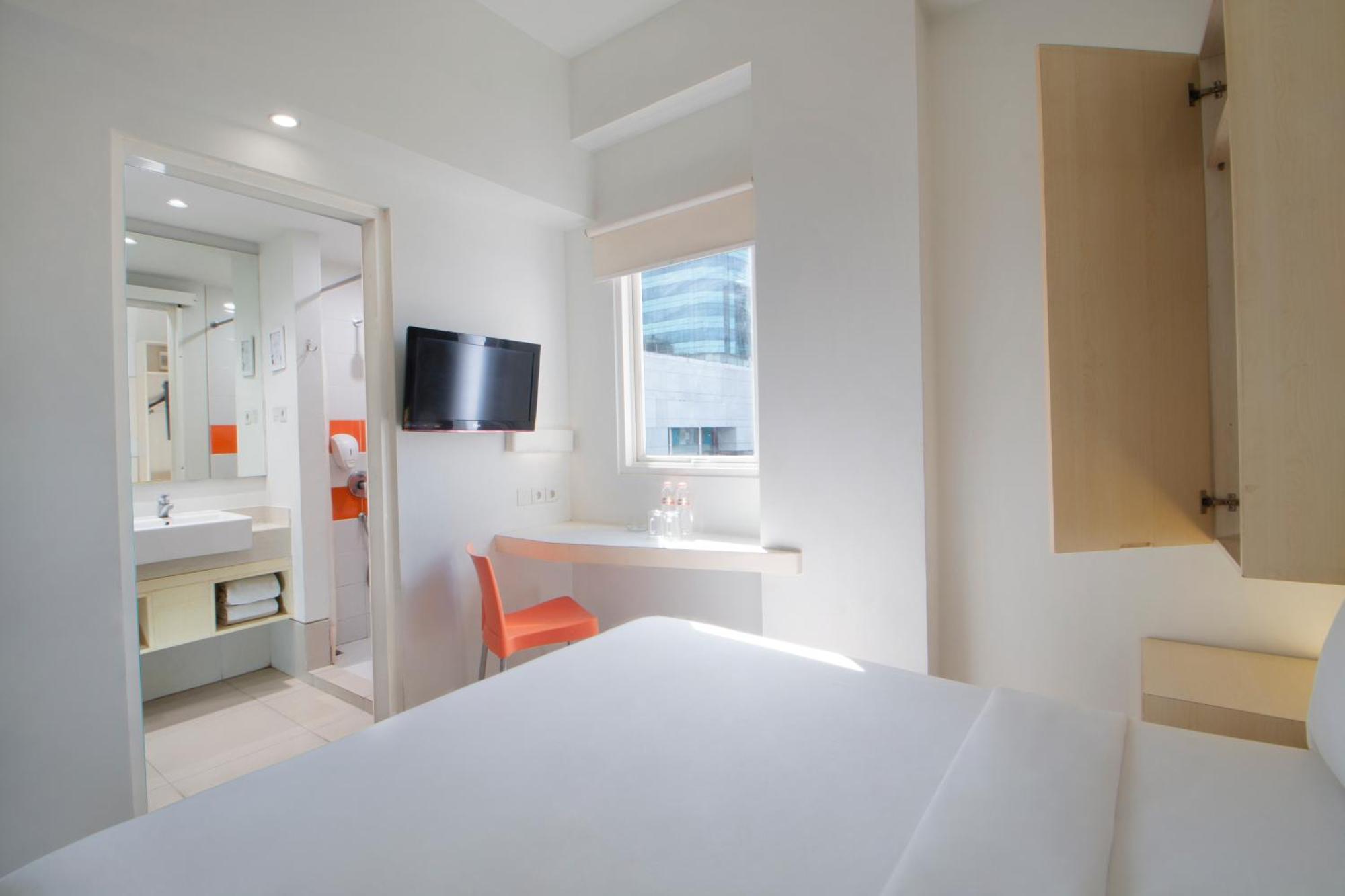 Cleo Hotel Tunjungan Surabaya Exterior foto